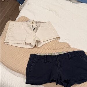 American Eagle Outfitters Cream and Black Women's Cargo Shorts